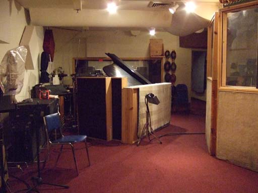 The Studio (25729 bytes)