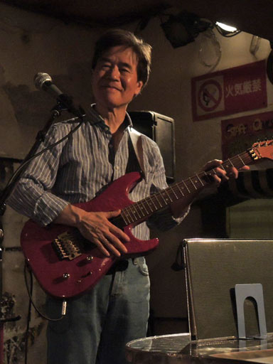 Yoshiaki Masuo (g) (Photo by M.Yamada)